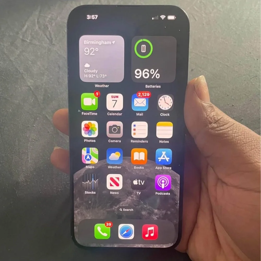 Apple iPhone in Black with Touchscreen Display